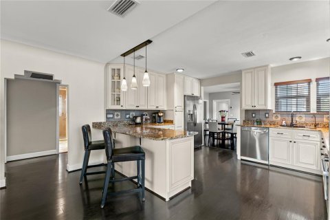 Villa ou maison à vendre à Saint Petersburg, Floride: 4 chambres, 145.67 m2 № 1911963 - photo 8