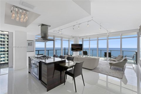 Copropriété à louer à Miami Beach, Floride: 3 chambres, 170.66 m2 № 2024254 - photo 4