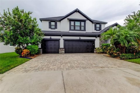 House in Riverview, Florida 4 bedrooms, 282.79 sq.m. № 1903658 - photo 1