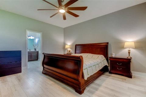 House in Riverview, Florida 4 bedrooms, 282.79 sq.m. № 1903658 - photo 11