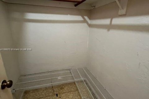 Condominio en venta en Miami, Florida, 39.67 m2 № 2012767 - foto 17