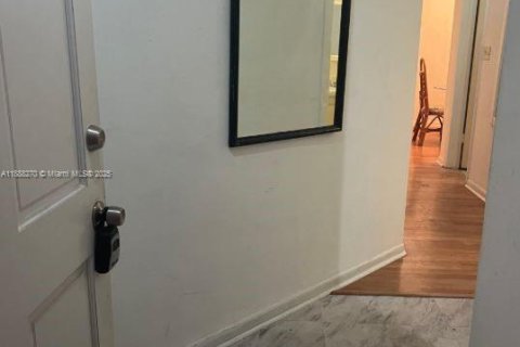Condominio en venta en Miami, Florida, 39.67 m2 № 2012767 - foto 9