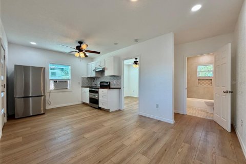 Appartement à louer à Saint Petersburg, Floride: 1 chambre, 70.61 m2 № 2389341 - photo 4