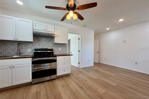 Appartement à louer à Saint Petersburg, Floride: 1 chambre, 70.61 m2 № 2389341 - photo 3
