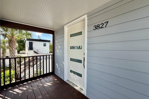 Appartement à louer à Saint Petersburg, Floride: 1 chambre, 70.61 m2 № 2389341 - photo 2