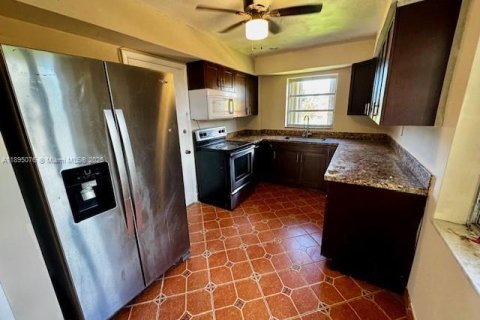 Condominio en alquiler en Miami, Florida, 3 dormitorios, 103.68 m2 № 2054467 - foto 8