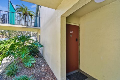 Condo in Clearwater, Florida, 2 bedrooms № 2229971 - photo 3