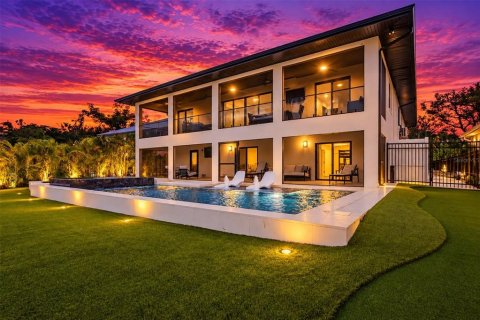 House in Sarasota, Florida 4 bedrooms, 258.27 sq.m. № 2393462 - photo 9