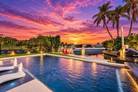 House in Sarasota, Florida 4 bedrooms, 258.27 sq.m. № 2393462 - photo 7