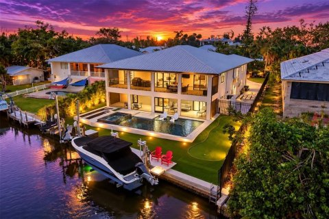 House in Sarasota, Florida 4 bedrooms, 258.27 sq.m. № 2393462 - photo 3