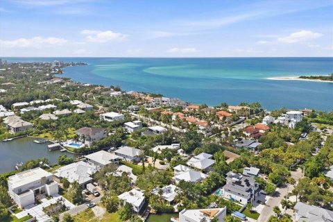 House in Sarasota, Florida 4 bedrooms, 258.27 sq.m. № 2393462 - photo 12