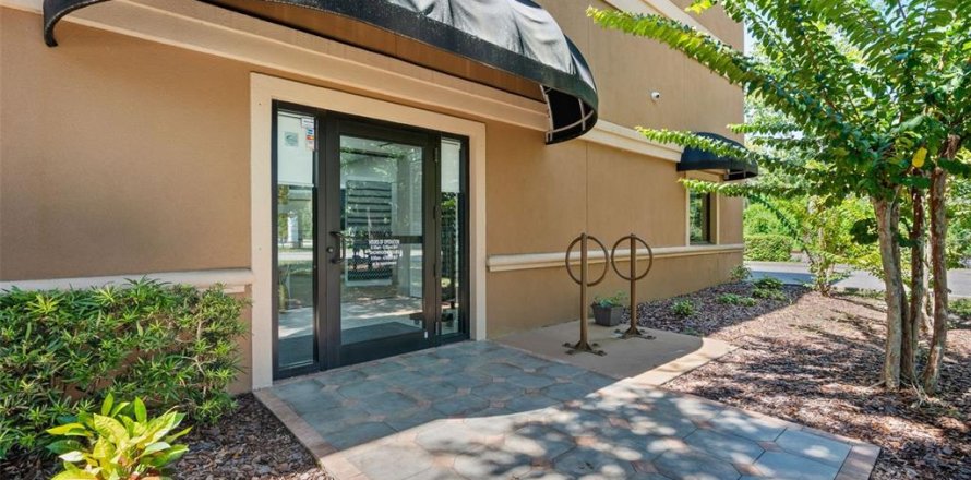 Immobilier commercial à Port Orange, Floride 2885.54 m2 № 2312493