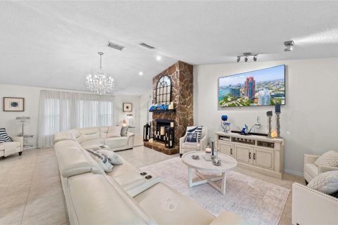Villa ou maison à vendre à Oviedo, Floride: 4 chambres, 196.12 m2 № 2434846 - photo 7