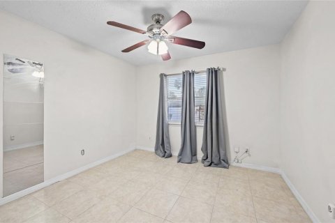 Villa ou maison à vendre à Oviedo, Floride: 4 chambres, 196.12 m2 № 2434846 - photo 18