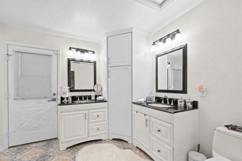 Villa ou maison à vendre à Oviedo, Floride: 4 chambres, 196.12 m2 № 2434846 - photo 13