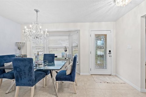 Villa ou maison à vendre à Oviedo, Floride: 4 chambres, 196.12 m2 № 2434846 - photo 4