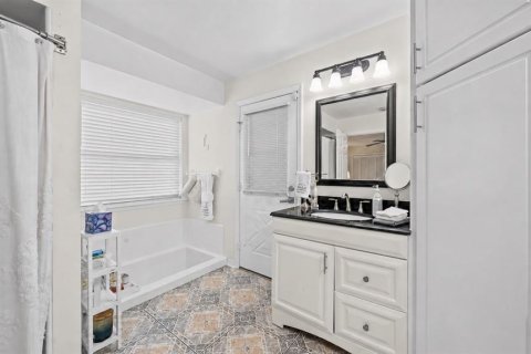 Villa ou maison à vendre à Oviedo, Floride: 4 chambres, 196.12 m2 № 2434846 - photo 11