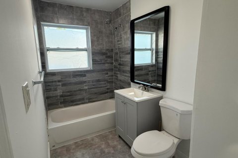 Купить коммерческую недвижимость в Уэст-Палм-Бич, Флорида 227.98м2, № 2082437 - фото 14