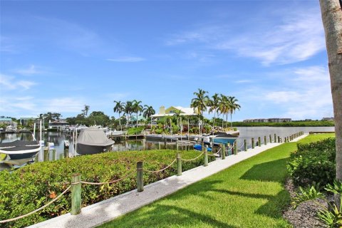 Copropriété à louer à Sarasota, Floride: 2 chambres, 118.91 m2 № 2298883 - photo 4