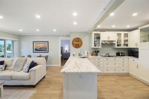 Copropriété à louer à Sarasota, Floride: 2 chambres, 118.91 m2 № 2298883 - photo 5