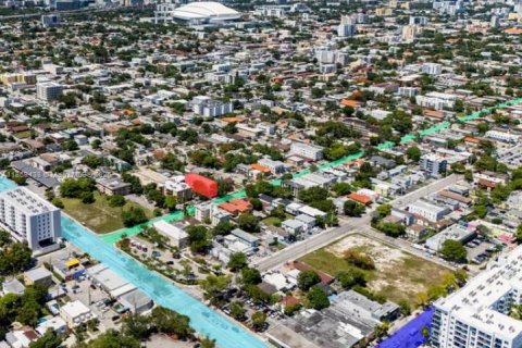 Propiedad comercial en venta en Miami, Florida № 1978657 - foto 3
