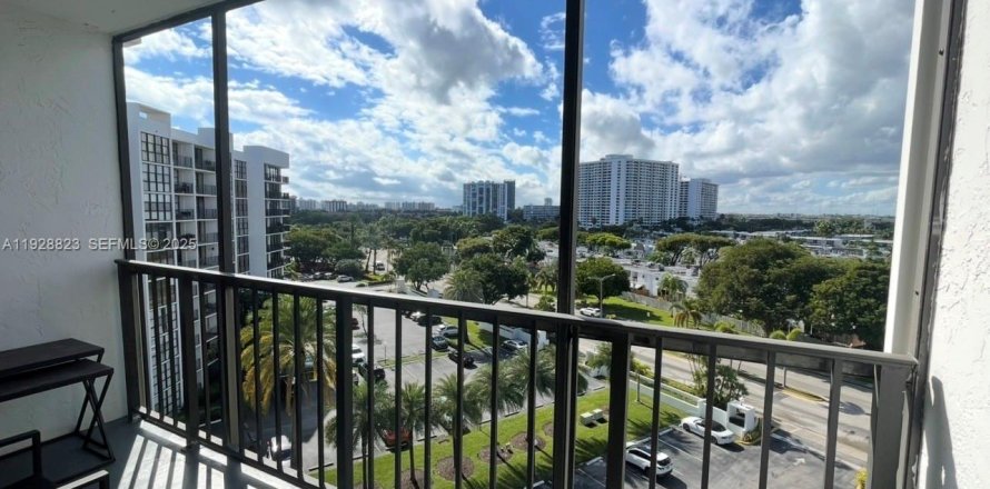 Condo à Hallandale Beach, Floride, 2 chambres  № 1987267