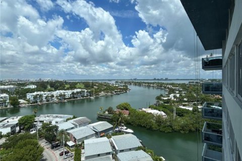 Apartamento en alquiler en Miami Beach, Florida, 3 dormitorios, 112.13 m2 № 2078107 - foto 12