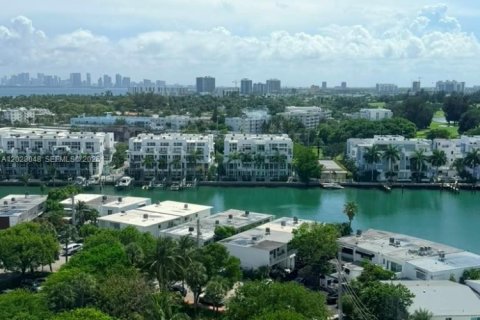 Apartamento en alquiler en Miami Beach, Florida, 3 dormitorios, 112.13 m2 № 2078107 - foto 13