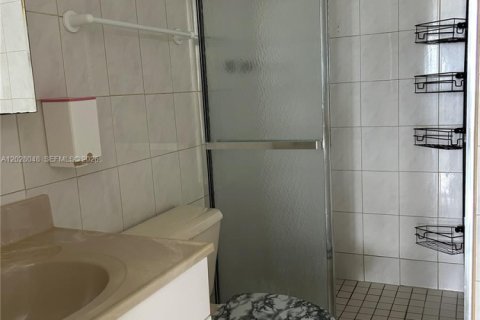 Apartamento en alquiler en Miami Beach, Florida, 3 dormitorios, 112.13 m2 № 2078107 - foto 5
