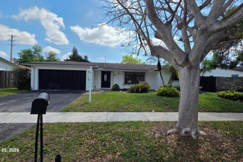 House in Cooper City, Florida 4 bedrooms, 168.8 sq.m. № 2189733