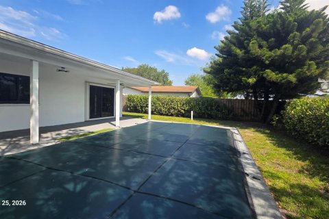 House in Cooper City, Florida 4 bedrooms, 168.8 sq.m. № 2189733 - photo 13