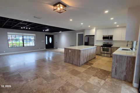 House in Cooper City, Florida 4 bedrooms, 168.8 sq.m. № 2189733 - photo 2