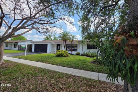 House in Cooper City, Florida 4 bedrooms, 168.8 sq.m. № 2189733 - photo 18