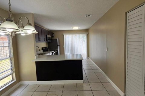 Touwnhouse à louer à Haverhill, Floride: 3 chambres, 121.89 m2 № 2390082 - photo 4