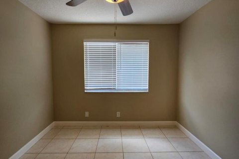 Touwnhouse à louer à Haverhill, Floride: 3 chambres, 121.89 m2 № 2390082 - photo 18
