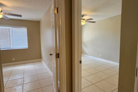 Touwnhouse à louer à Haverhill, Floride: 3 chambres, 121.89 m2 № 2390082 - photo 17
