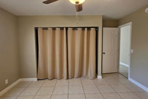 Touwnhouse à louer à Haverhill, Floride: 3 chambres, 121.89 m2 № 2390082 - photo 23