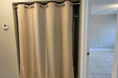 Touwnhouse à louer à Haverhill, Floride: 3 chambres, 121.89 m2 № 2390082 - photo 11