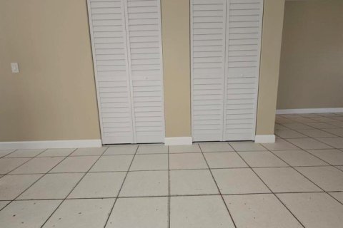 Touwnhouse à louer à Haverhill, Floride: 3 chambres, 121.89 m2 № 2390082 - photo 5