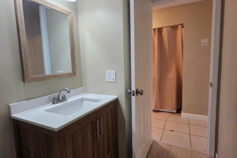 Touwnhouse à louer à Haverhill, Floride: 3 chambres, 121.89 m2 № 2390082 - photo 16