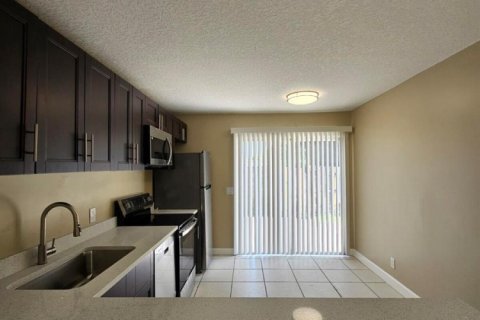 Touwnhouse à louer à Haverhill, Floride: 3 chambres, 121.89 m2 № 2390082 - photo 6