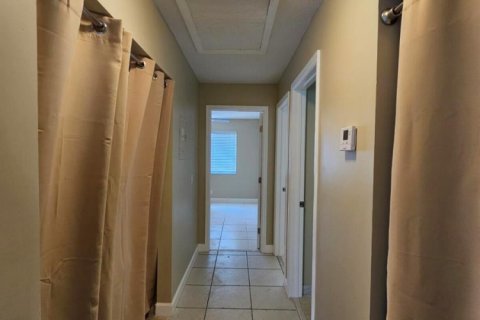 Touwnhouse à louer à Haverhill, Floride: 3 chambres, 121.89 m2 № 2390082 - photo 10