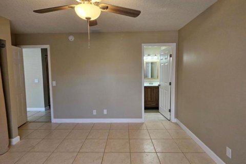 Touwnhouse à louer à Haverhill, Floride: 3 chambres, 121.89 m2 № 2390082 - photo 24