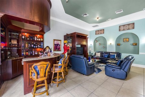 House in Miami, Florida 5 bedrooms, 482.16 sq.m. № 1779610 - photo 28