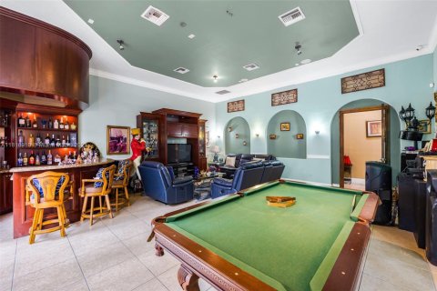 House in Miami, Florida 5 bedrooms, 482.16 sq.m. № 1779610 - photo 27