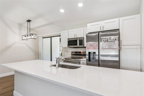 House in Tavares, Florida 2 bedrooms, 91.6 sq.m. № 2229766 - photo 16