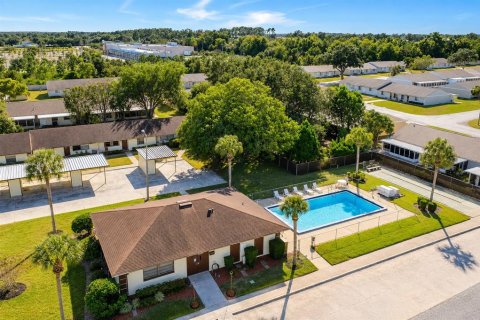 House in Tavares, Florida 2 bedrooms, 91.6 sq.m. № 2229766 - photo 30