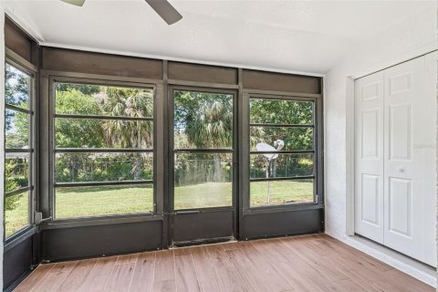 House in Tavares, Florida 2 bedrooms, 91.6 sq.m. № 2229766 - photo 27