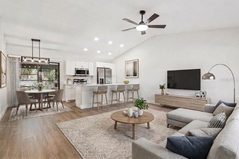 House in Tavares, Florida 2 bedrooms, 91.6 sq.m. № 2229766 - photo 8