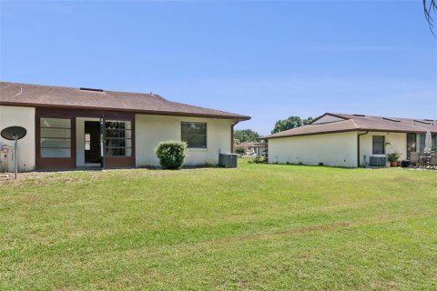 House in Tavares, Florida 2 bedrooms, 91.6 sq.m. № 2229766 - photo 28